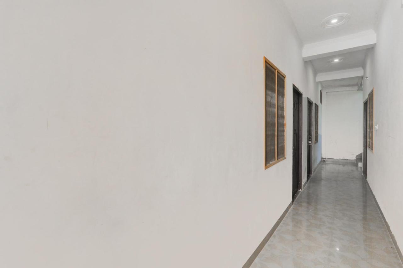 Oyo Flagship Shine Hotel Chinhat Ngoại thất bức ảnh