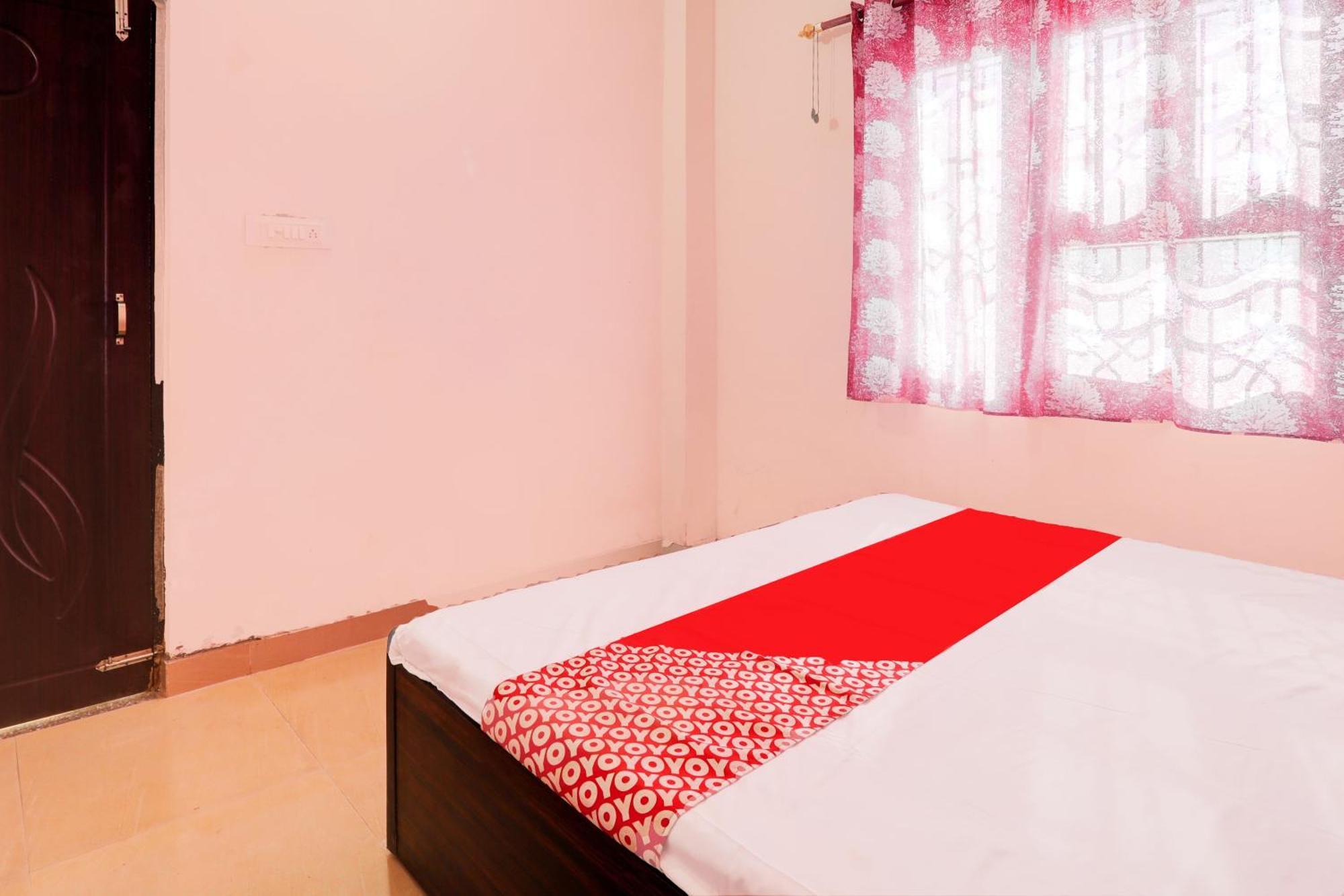 Oyo Flagship Shine Hotel Chinhat Ngoại thất bức ảnh