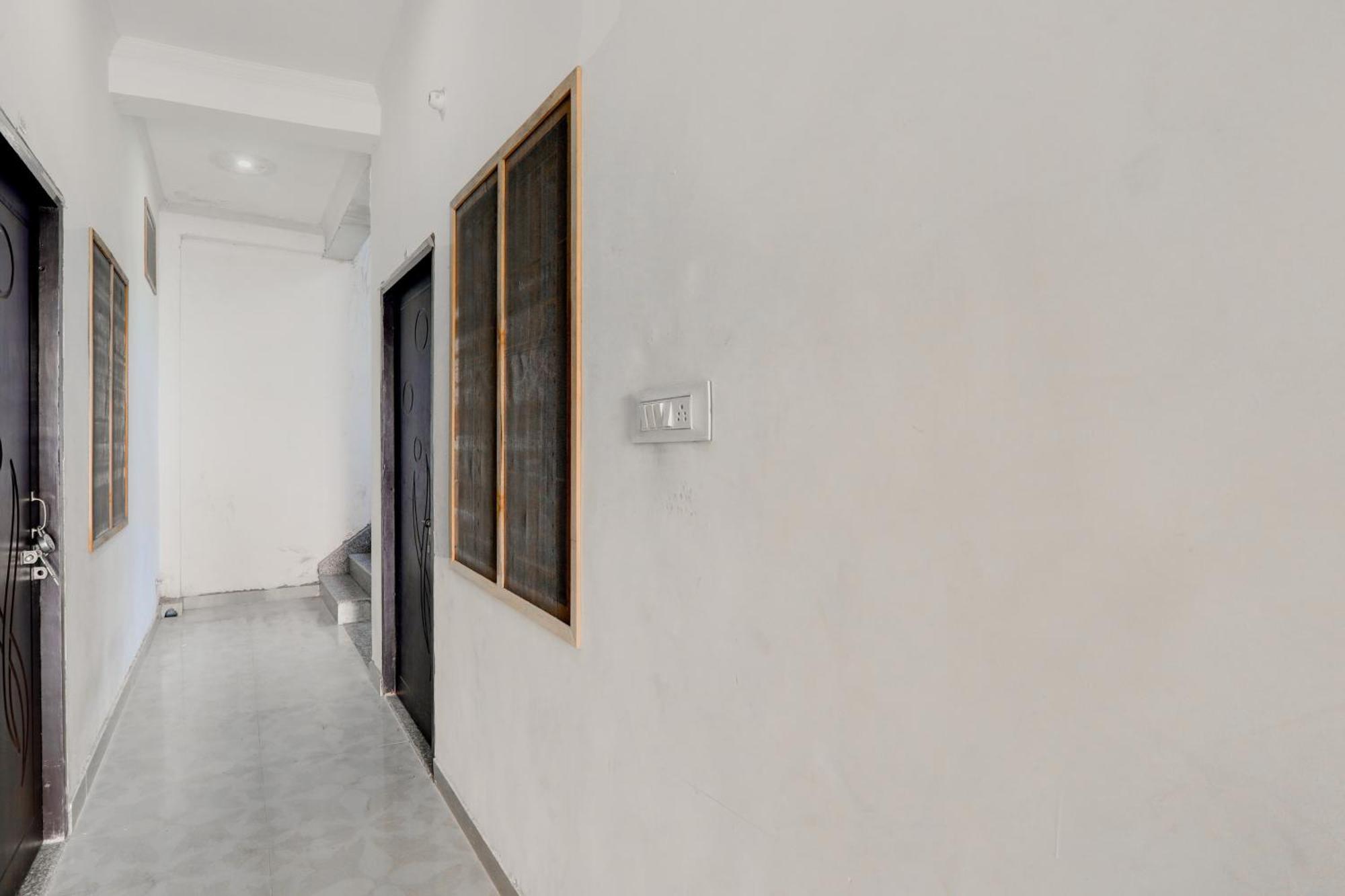 Oyo Flagship Shine Hotel Chinhat Ngoại thất bức ảnh