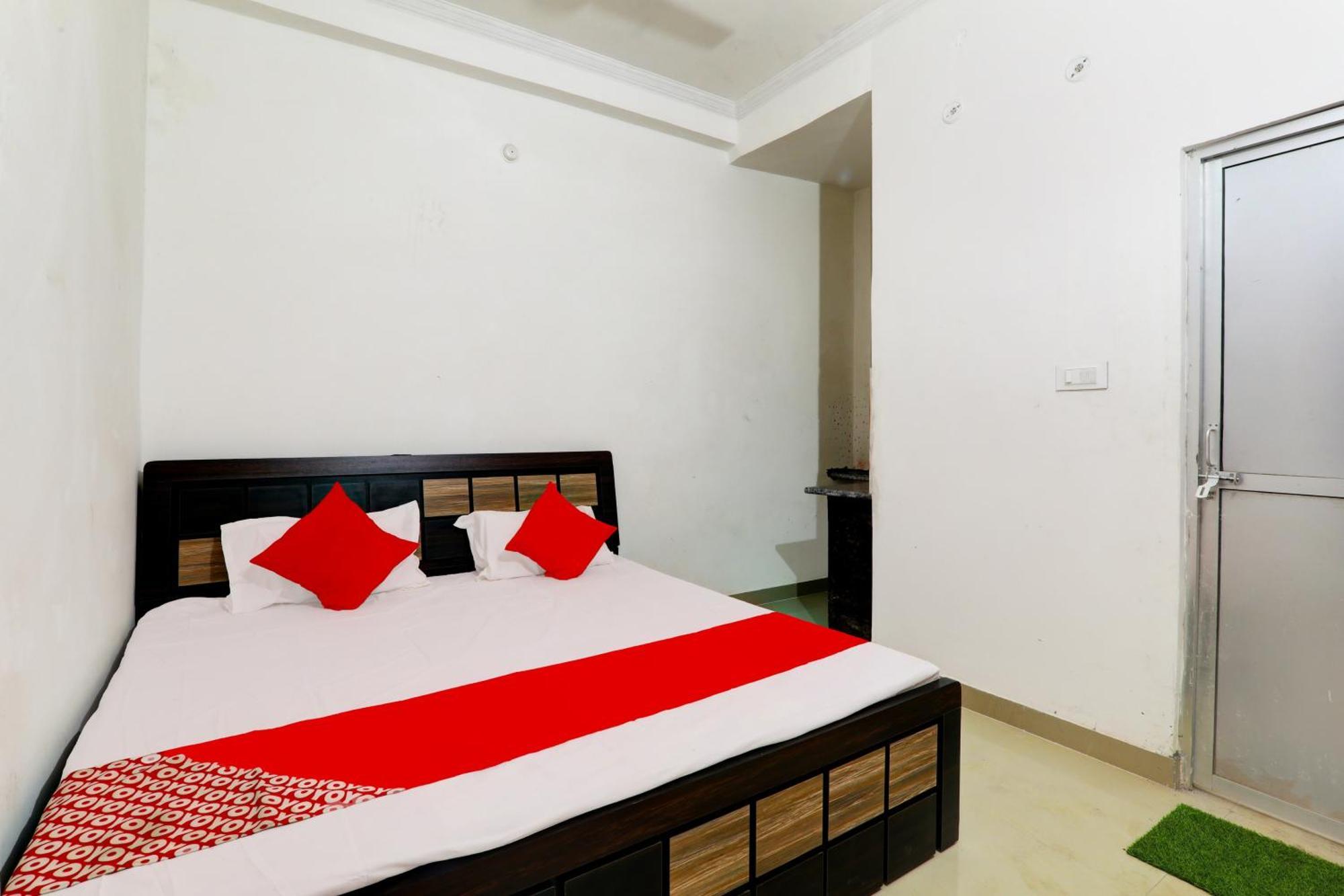Oyo Flagship Shine Hotel Chinhat Ngoại thất bức ảnh