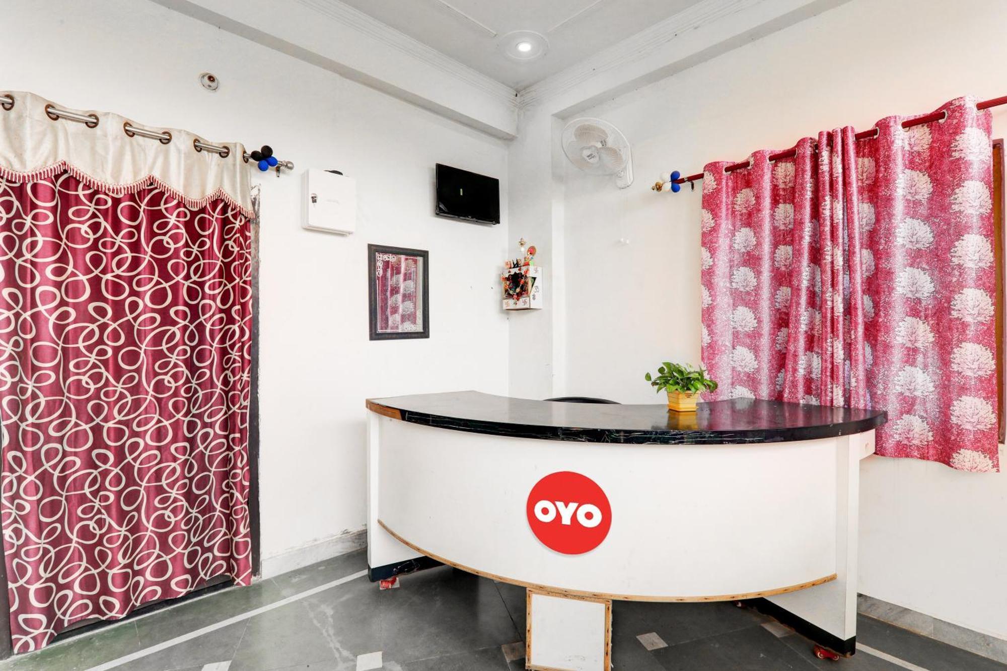 Oyo Flagship Shine Hotel Chinhat Ngoại thất bức ảnh